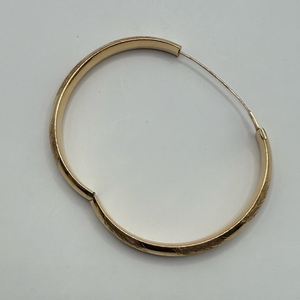 14K Gold Bangle - Picture 7 of 9